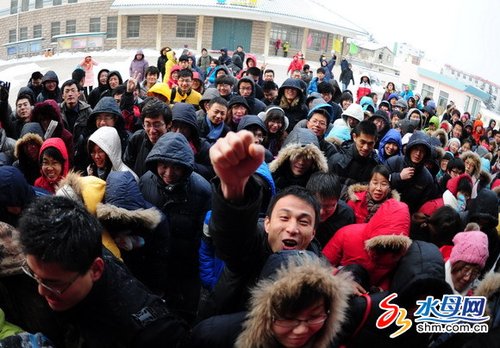 研究生入學考試煙臺11996名考生冒雪參加(圖)1