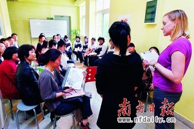 高價國際班成“賣點” 良莠不齊家長選擇難[1]1