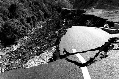 史上最短命公路，通車第二天發生坍塌事故【圖】[1]1