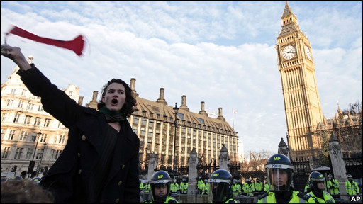 英媒:名門之后抗議學費上漲被判刑1