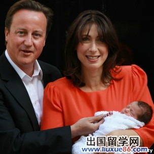 英媒稱:英國首相夫婦粗心把千金“落”在酒吧[1]1