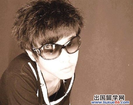 高中生寫玄幻小說每月賺5000 夢想攢錢留學[1]1