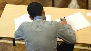 英媒2012:英國考試出錯 考卷獲加分更正1