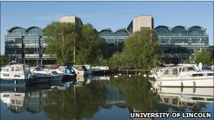 英媒2012:林肯市高校教師創建“免費大學”1
