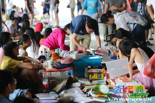 南開大學畢業跳蚤市場“情懷”閃耀2