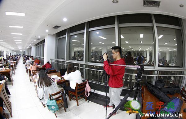 大學生拍延時專題片展魅力石大8