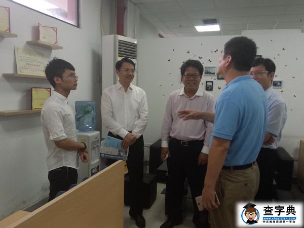 龍崗區區長馮現學一行到速運邦邦參觀并指導2