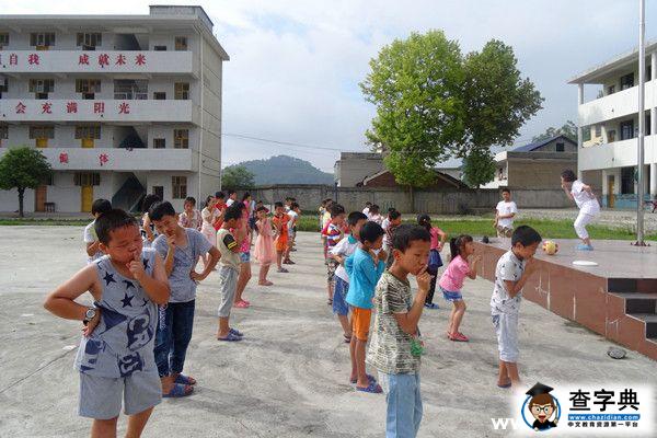 湖師大真愛天使隆回站開展趣味英語教學3
