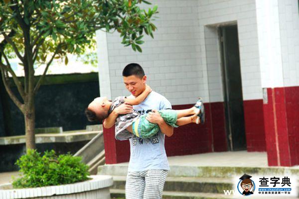 “父子檔”溫情點亮七月 留守童渴望亟需關注5