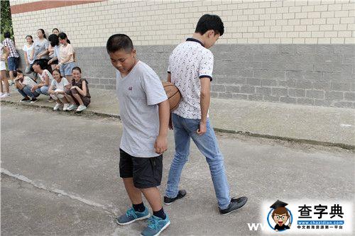 湖南農大學子為留守兒童舉辦趣味運動會1