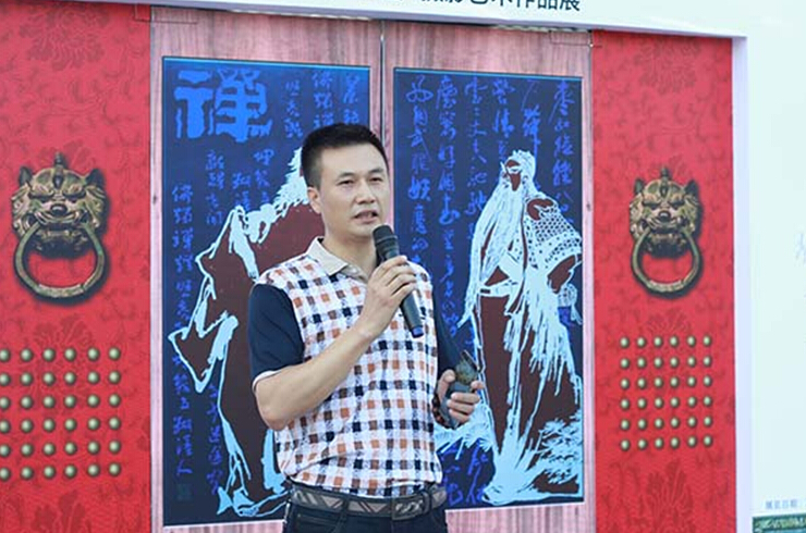 南洋學院 “刀鋒 筆意 鏡里乾坤” 李志龍老師個人作品展昨起開幕3