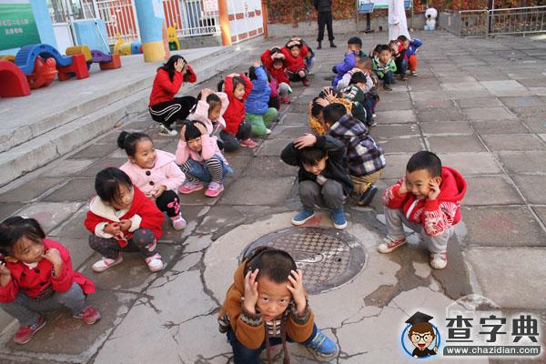 呼和浩特市賽罕區二幼開展防震演練增強幼兒避震意識2