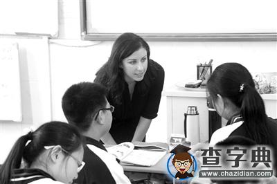 美國老師上英語課 更注重讓學生多聽多說1