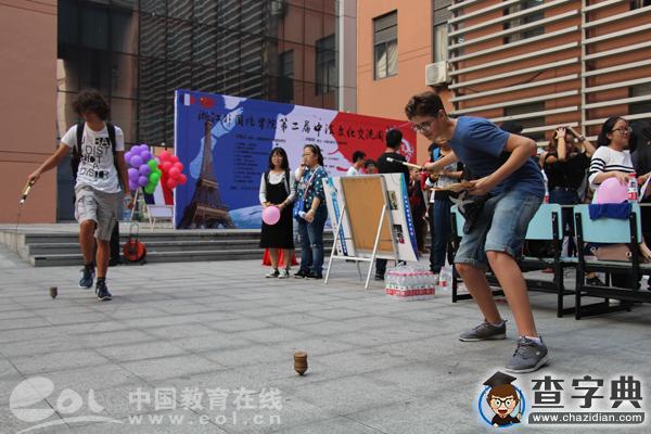 法國學生制作品嘗“縉云燒餅” 浙外第二屆中法文化交流周啟幕4