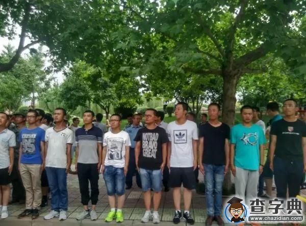 依依惜別 “小綠人”飆淚送教官2