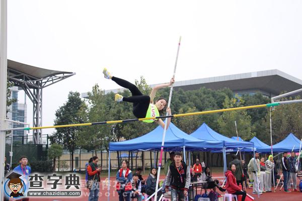 大運會撞上“雙十一”，運動健兒雨中頻破大運會記錄3