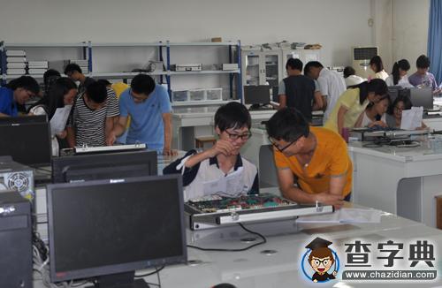 武漢紡大數計學院：“實驗室+”激發創新活力1