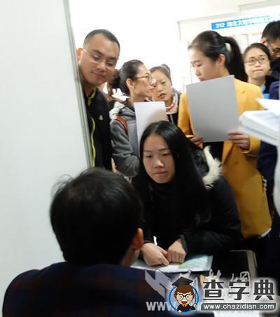 武漢高校招百余教師 博士年薪8萬起送百平住房2