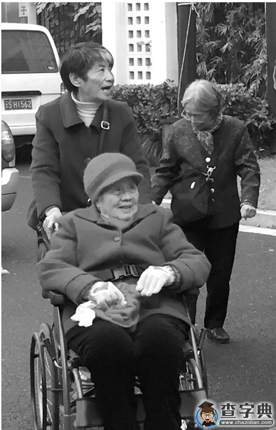 夏衍小學百歲 九旬老教師來捧場1