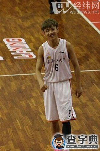 武漢理工李文峻：球場俠骨　日下柔情3