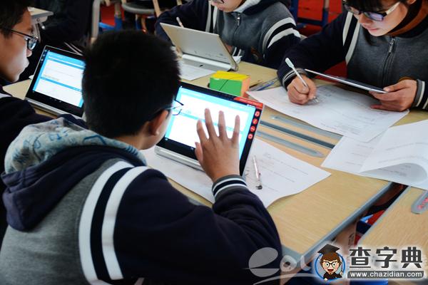 這所學校的課堂上學生人手一部pad，簡直高能！2