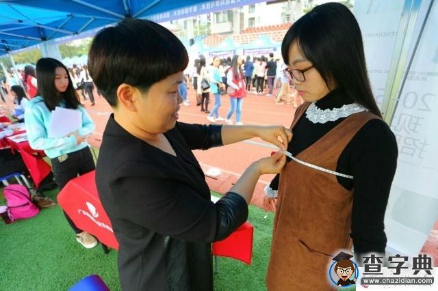 廣州校園招聘會6000人應聘 女大學生要現場量三圍3