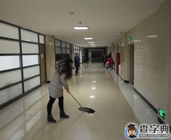 沈陽城市學院展開創建美麗校園從我做起活動4