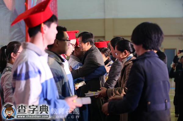 是什么讓他們淚流滿面？杭十四中成人禮孩子對父母的感恩道不完2