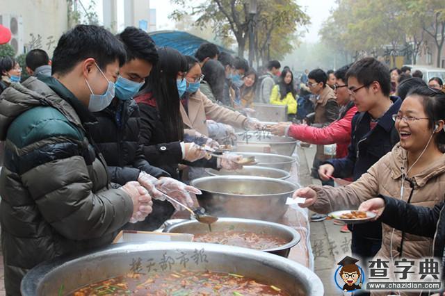 高校也任性 養5000斤魚免費給學生吃（圖）4