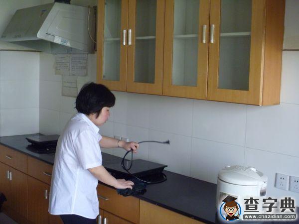 愛生如子 愛樓如家：學生公寓值班員李素花2