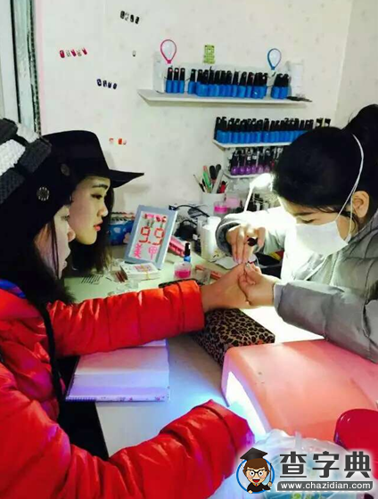 武昌理工學院大二女生自學美甲技術開美甲店 月賺近2000元1