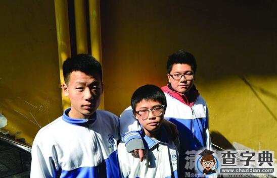 長沙16歲高中生冷天跳水救人 兩學生旁邊接應1