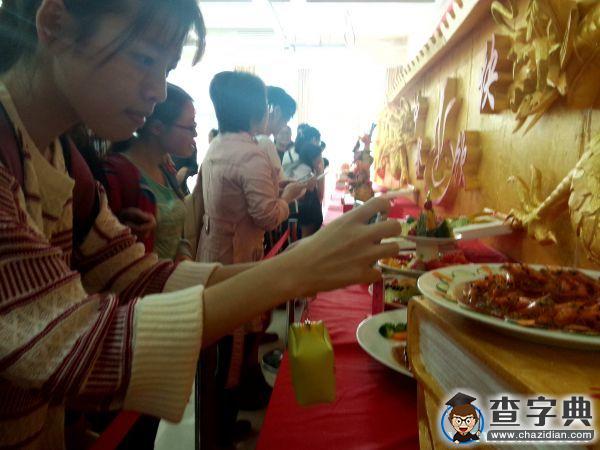 飛餅雕花  福醫大校園美食節大飽眼福1