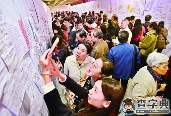 武漢女大學生招聘專場遇冷 隔壁相親會熱鬧火爆2