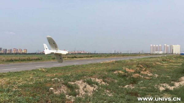 中航大造出“小胖子”無人機 驚艷國賽賽場1