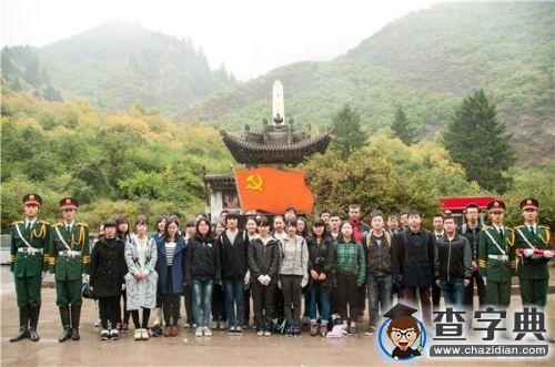 緬懷英烈傳承遺志 蘭大向革命烈士紀念碑獻花9