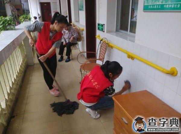 贛南師院：大學生“牽手夕陽”共度中秋1