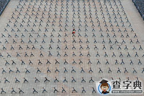 武漢理工大學2015級學生軍訓總結表彰大會舉行3