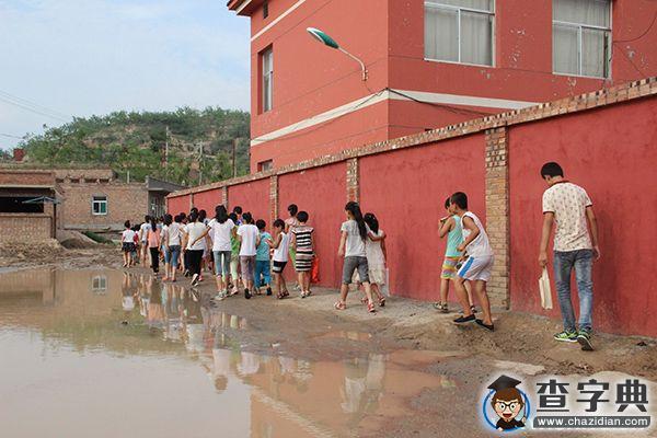 暴雨襲來，村民助力中石大石雨支教隊度過難關6