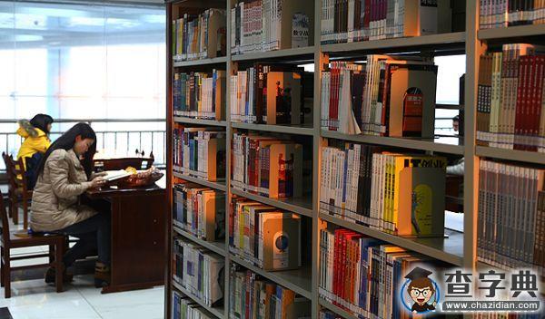 留校學生學習忙 石大校園飄書香1
