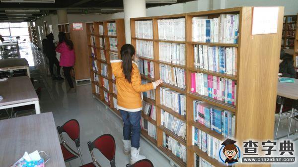 沈陽城市學院開展美化蘋果書屋主題志愿活動2