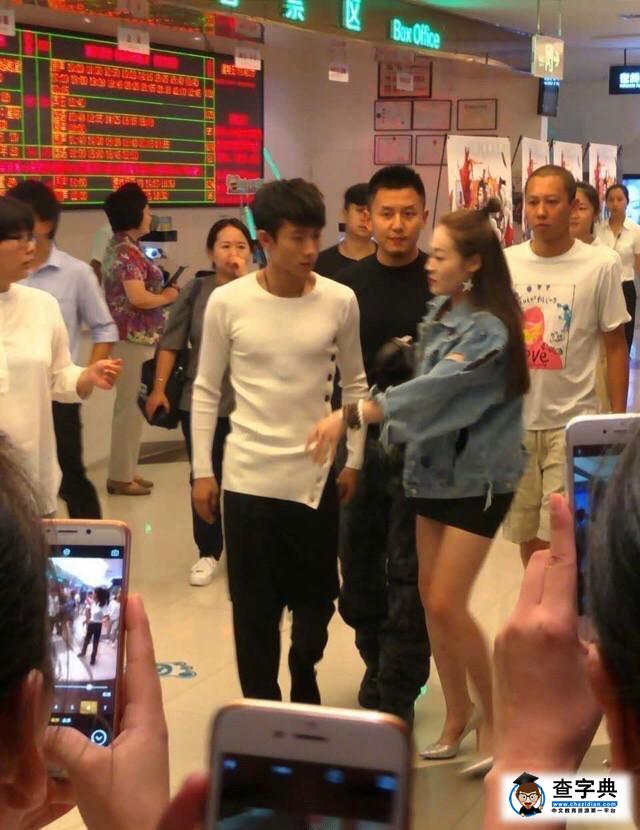 張一山身材棒棒噠  可是衣品卻有點。。2