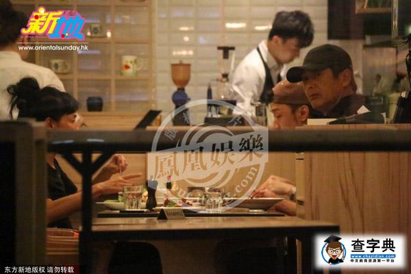 周潤發與妻子吃平民餐廳 剩菜剩飯均打包(圖)1