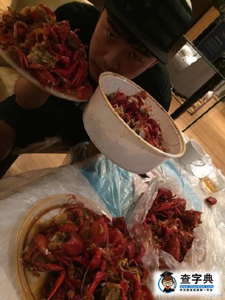 陳赫鄧超李晨吃龍蝦 網友：怎不見張子萱1