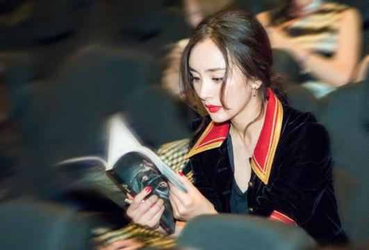 楊冪駝背好嚴重！同臺瞬間被劉詩詩秒殺4