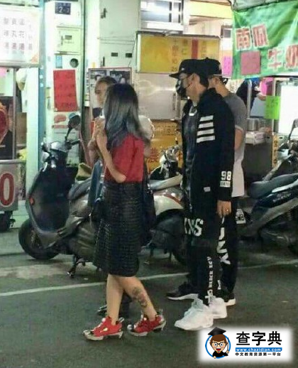 周杰倫上街包裹嚴實 網友笑翻：不熱嗎？3
