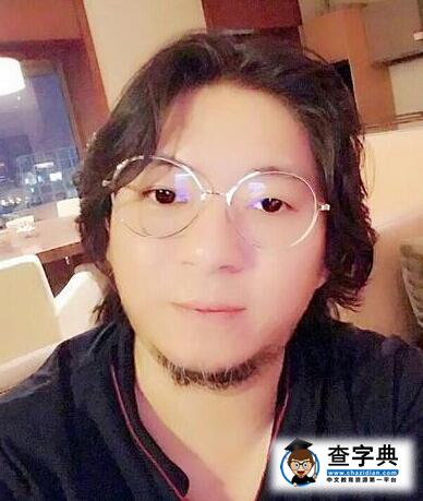 高曉松自拍遭神還原 被吐槽：矮大緊老師笑瘋網友1