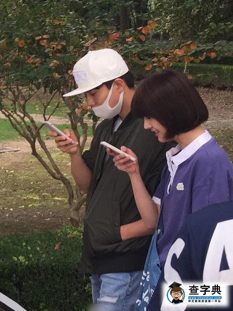 鄭爽探班馬天宇 兩人舉止親密有說有笑1