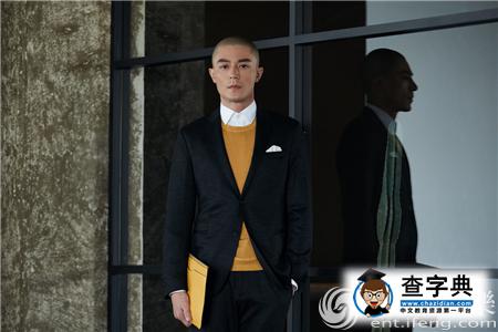 特別奪目！穿越回來的霍建華首組街拍BOSS范兒Man爆1