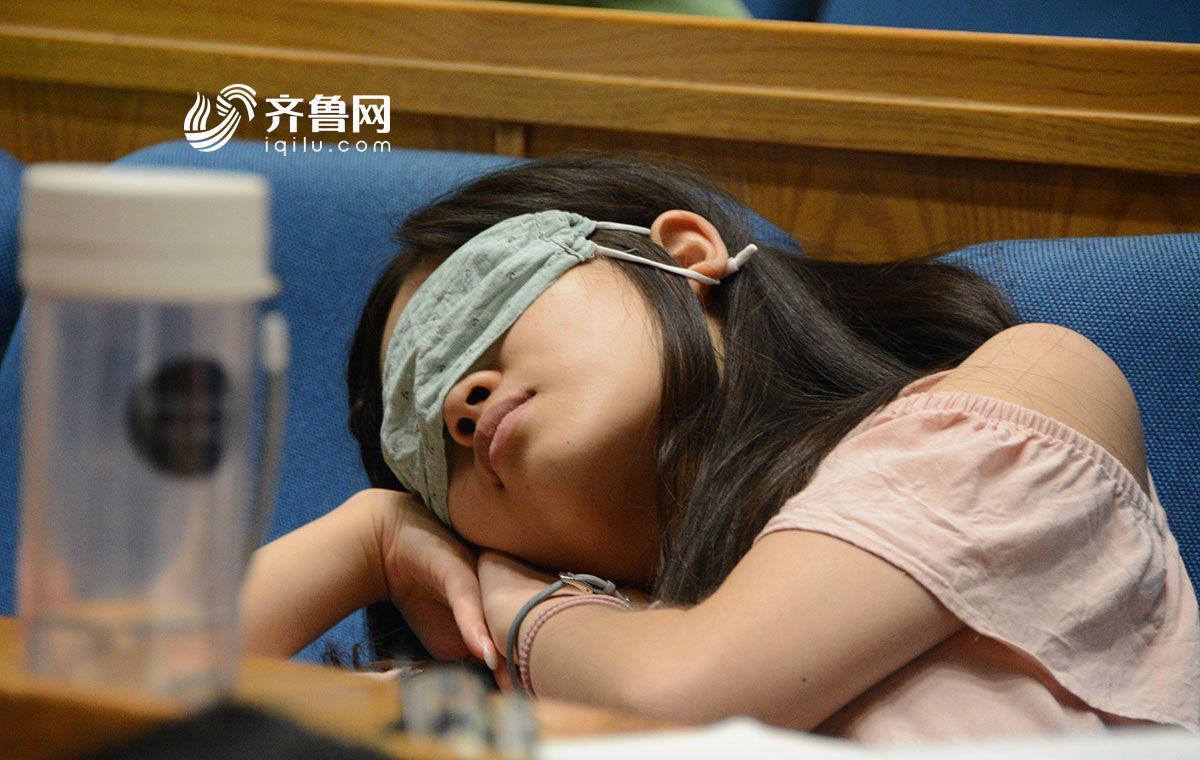 組圖：兩千考研生暑假一同上課 午休場面壯觀3